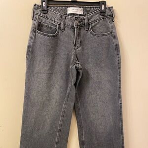 Hollister Low-Rise Baggy Jeans 2R W26